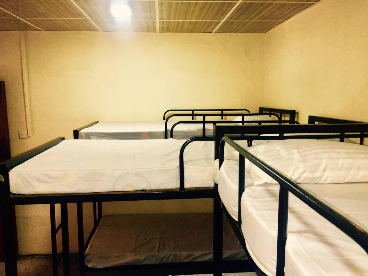 J Hostel Канди Экстерьер фото