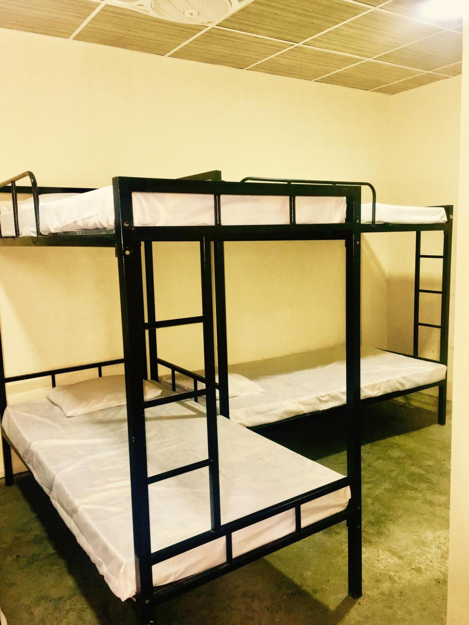 J Hostel Канди Экстерьер фото