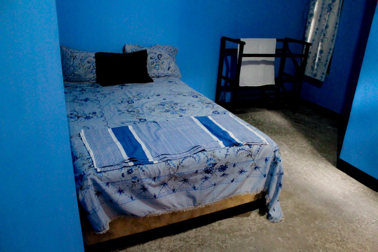 J Hostel Канди Экстерьер фото
