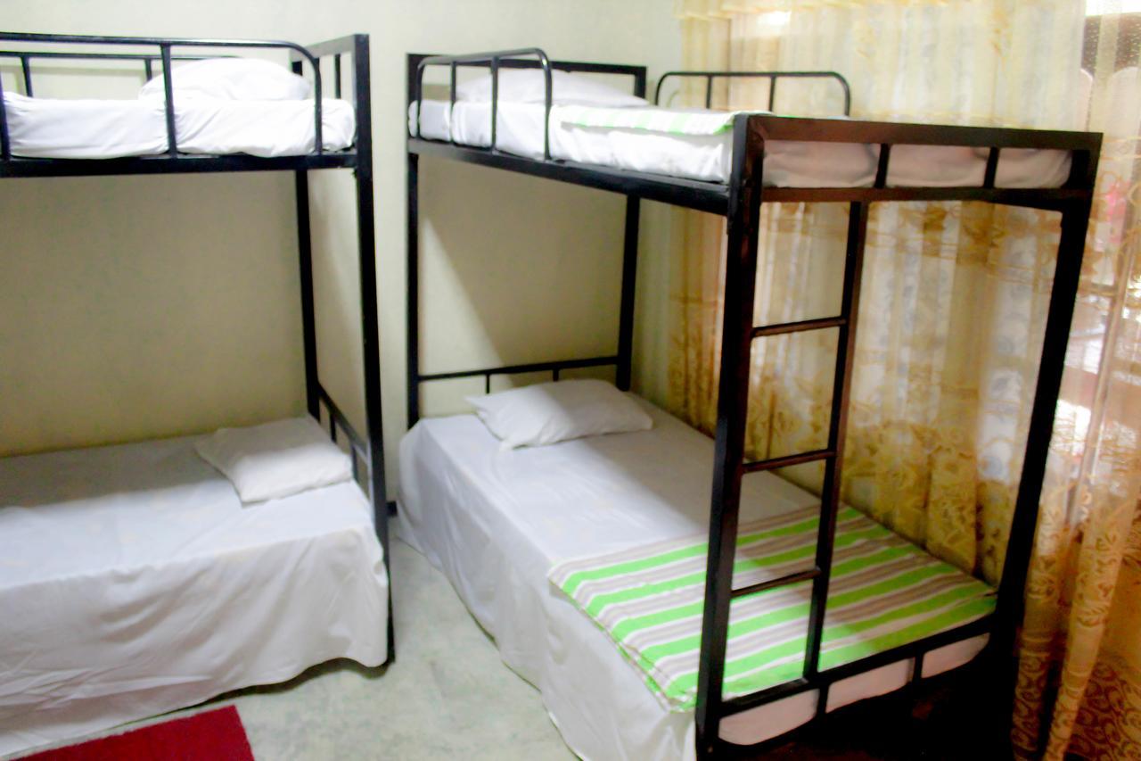 J Hostel Канди Экстерьер фото
