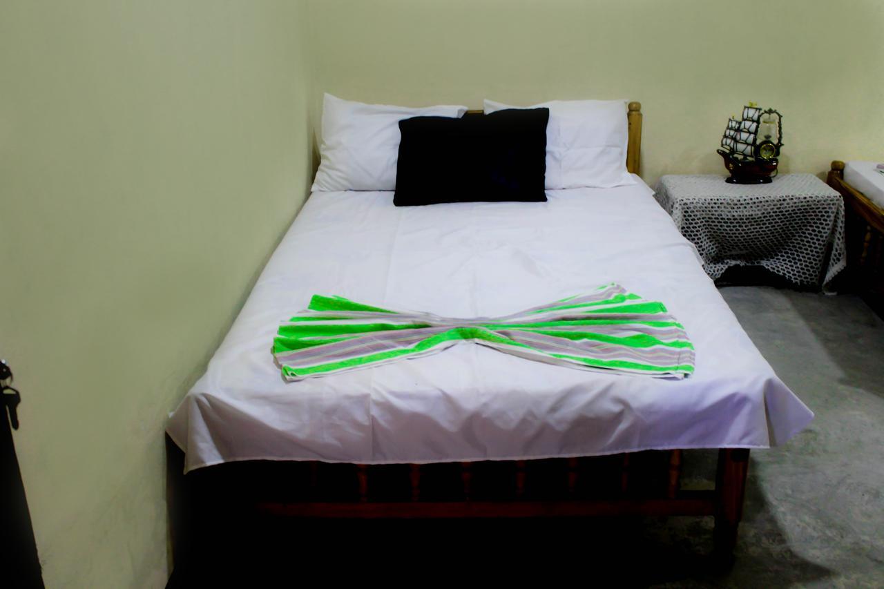J Hostel Канди Экстерьер фото