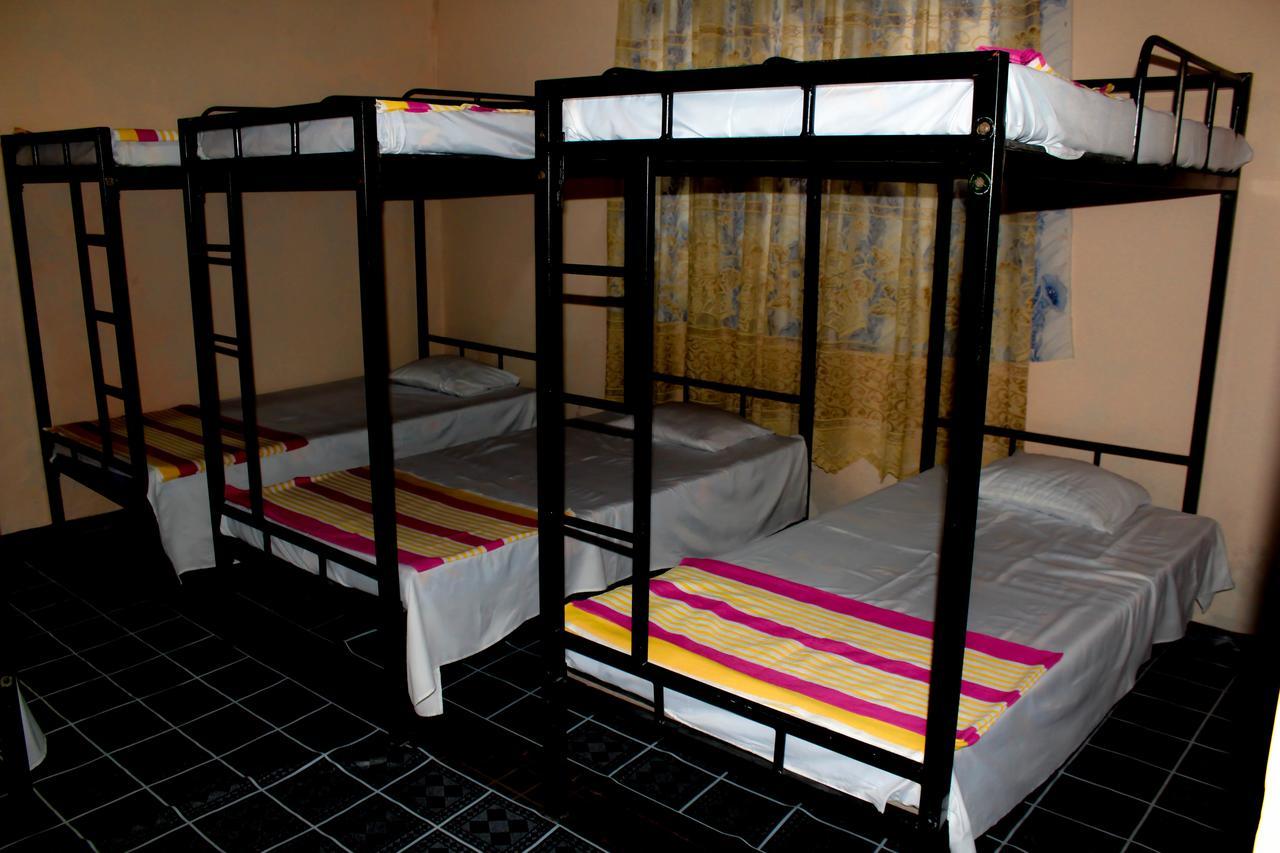 J Hostel Канди Экстерьер фото