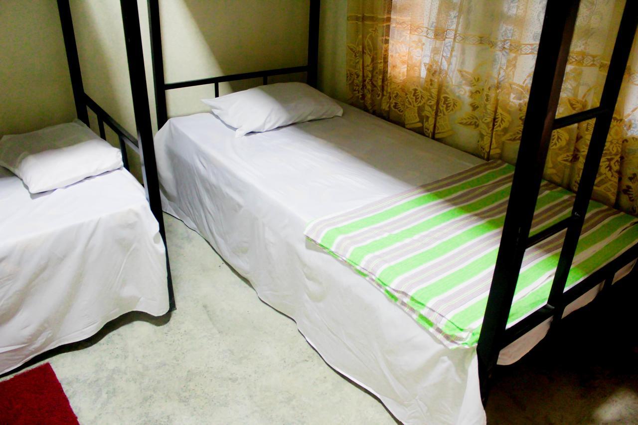 J Hostel Канди Экстерьер фото